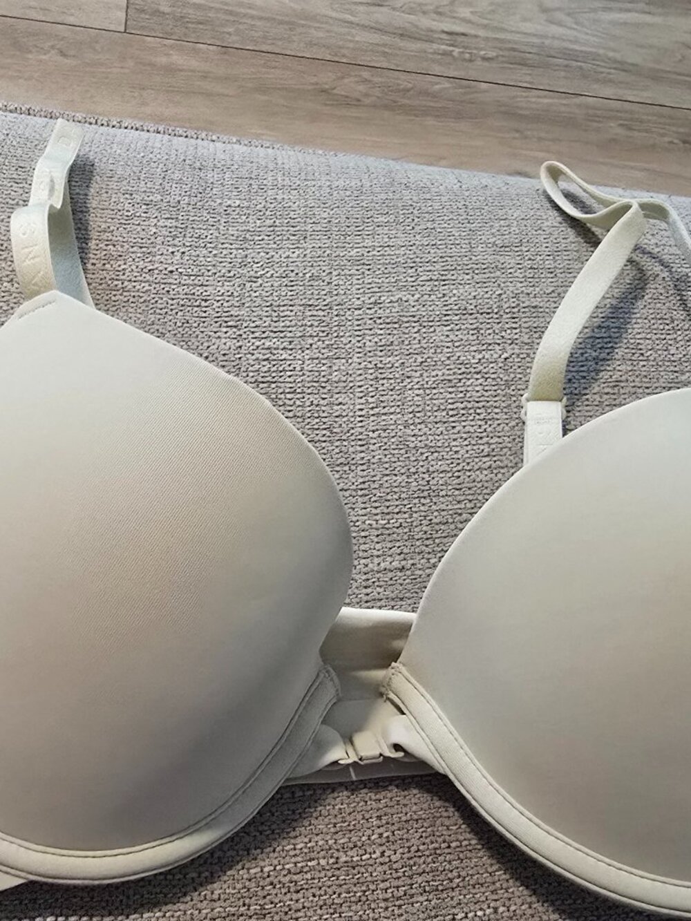 Danskin Lined Molded Full Coverage Underwire Beige Bra Size 34C NWOT